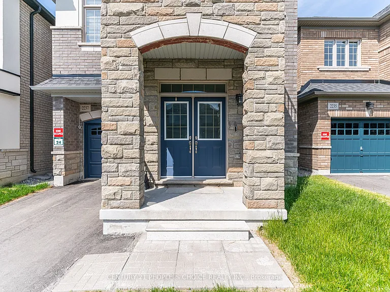 2237 Crystal Dr — Photo 3