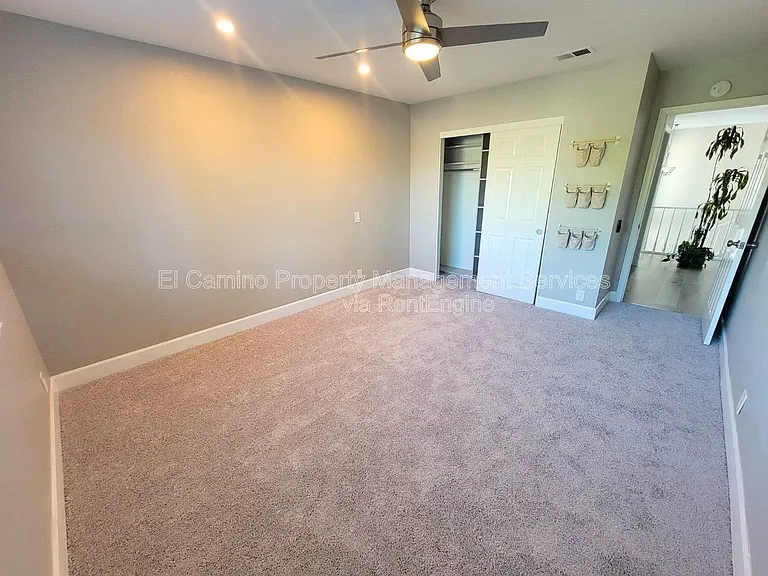 1728 Lake St — Photo 3