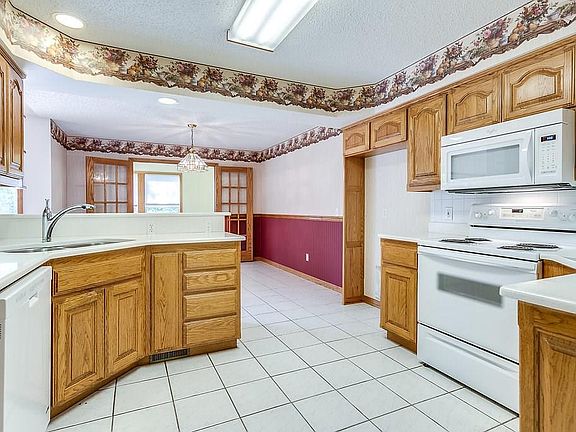 5th image of 50 McKenzie Dr