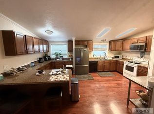 1780 Whispering Pines Dr, Idaho Falls, ID 83401