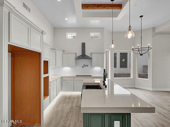 4th image of 13352 Emerald Glass Dr