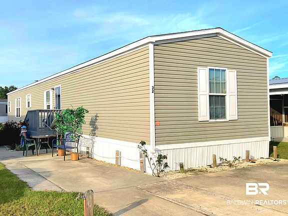 2nd image of 16707 Lagoon Cir #32