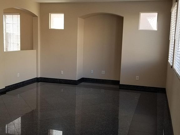 4th image of 15560 Darlene Ln