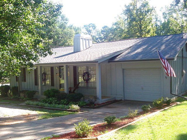 1st image of 947 Central Road SW
