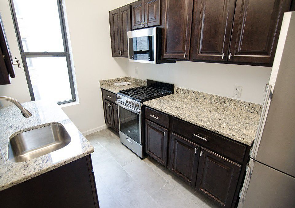 2nd image of 4816 46th St APT C5