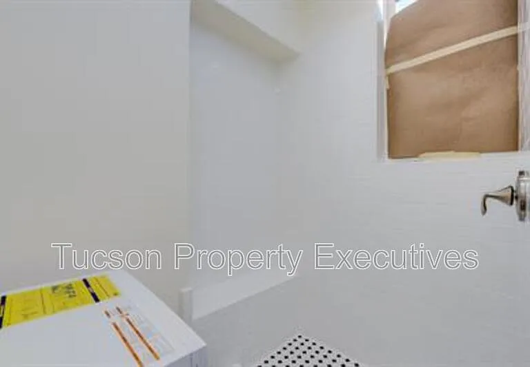 85 W Simpson St — Photo 17