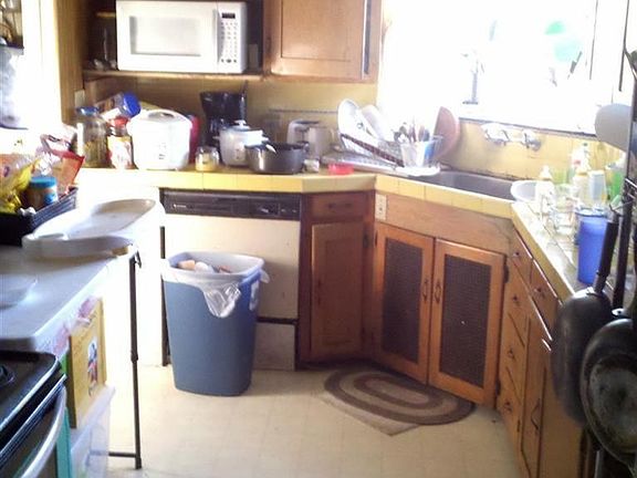 3rd image of 2291 Fernley Ave