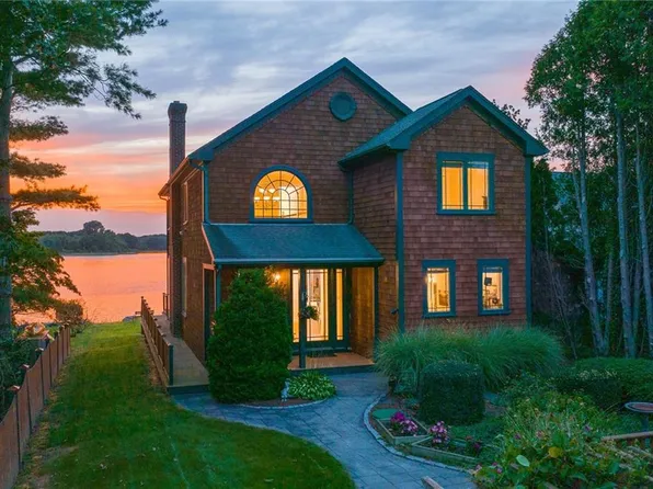 567 Shore Acres Ave, North Kingstown, RI 02852