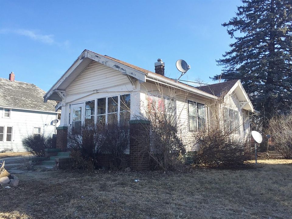 2nd image of 1014 S Center St