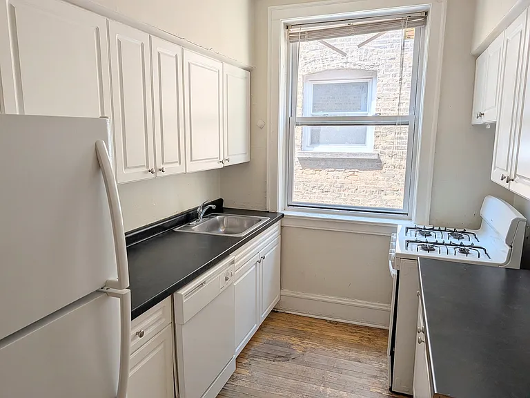 325 N Kedzie Ave #805-3 — Photo 7