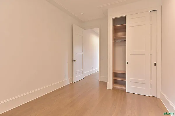 Rented by Akam Sales and Brokerage | media 16