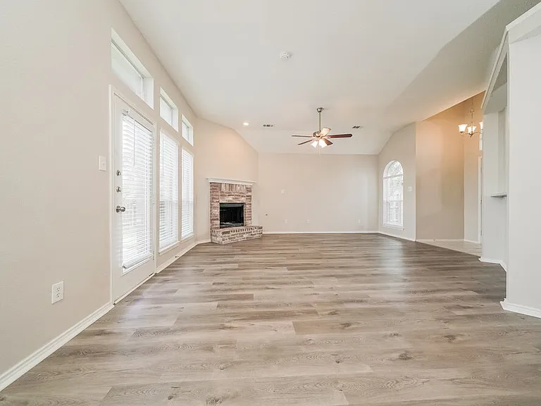 1705 Green Terrace Dr — Photo 3