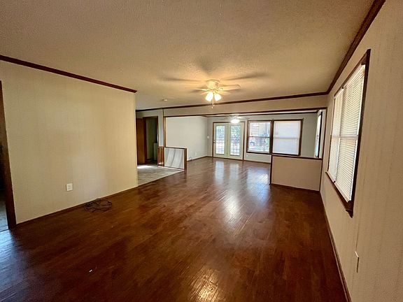 2nd image of 105 Laurel Dr
