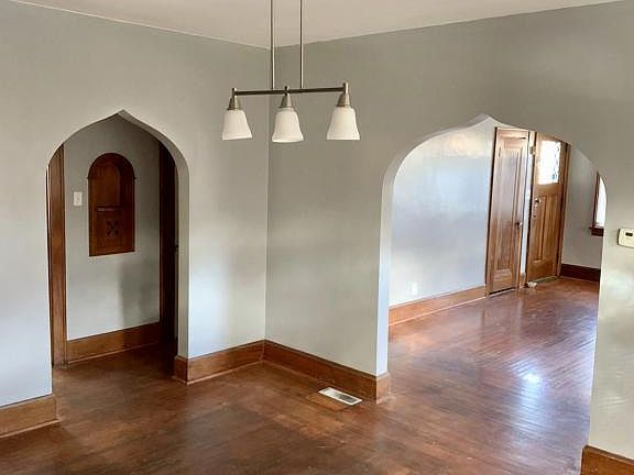 2nd image of 1871 Dalewood Pl