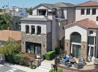 1017 Delaware St, Huntington Beach, CA 92648