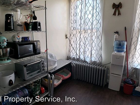 4th image of 23 Dubois St APT 4