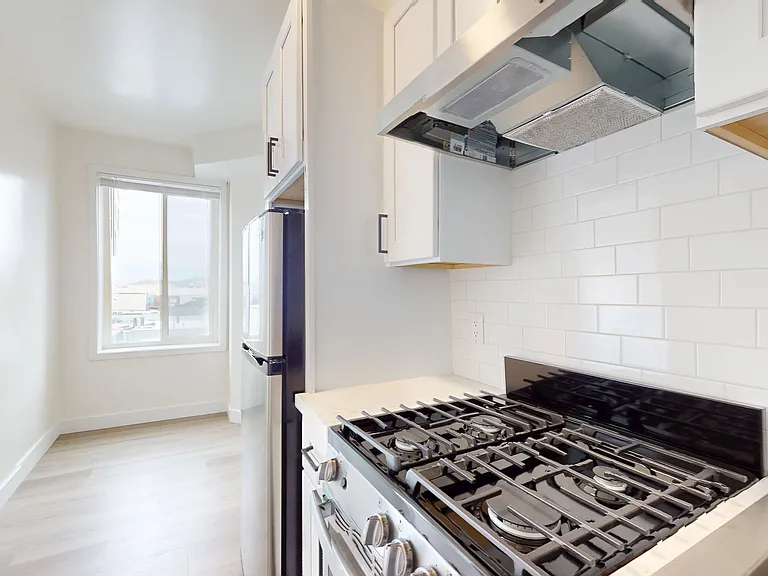 1536 Great Hwy #35 — Photo 3