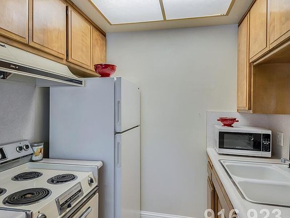 5th image of 2773 Larkspur Ln