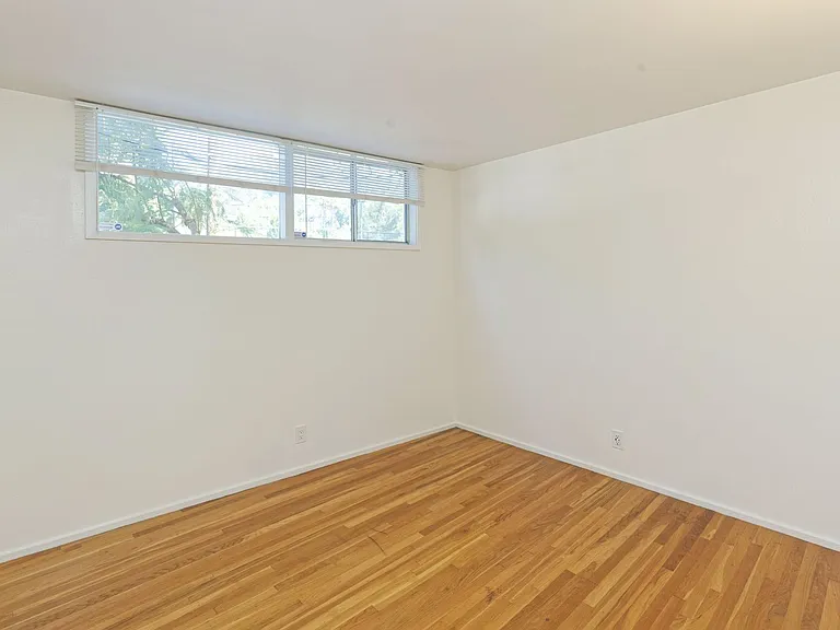 2901 Claremont Ave — Photo 15