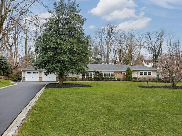 56 Iler Dr, Middletown, NJ 07748
