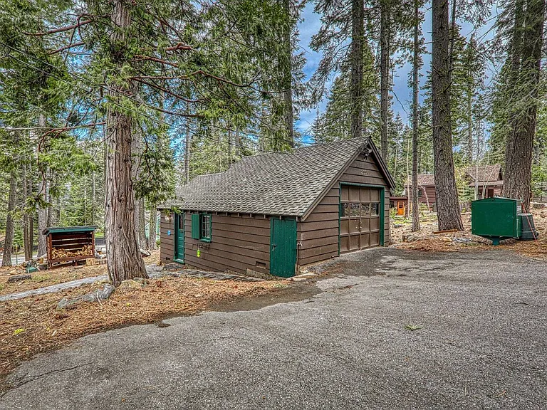2555 Finch Ln — Photo 27