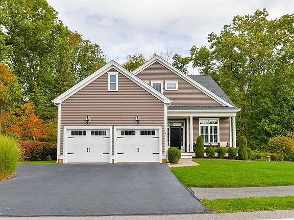 2nd image of 8 Winterberry Ln