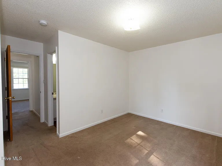 104 Spring Meadow Cir — Photo 17