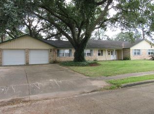 610 Briarwilde Ct, Alvin, TX 77511