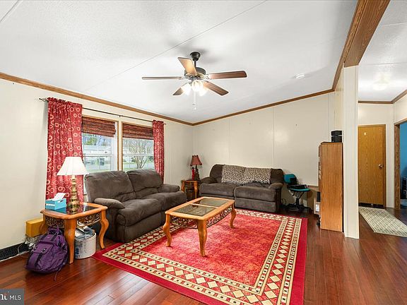 4th image of 11830 Glen Cir