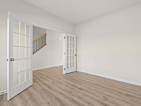 4th image of 8735 Belmont Woods Blvd