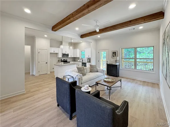 18032 Northview Cir, Northport, AL 35475