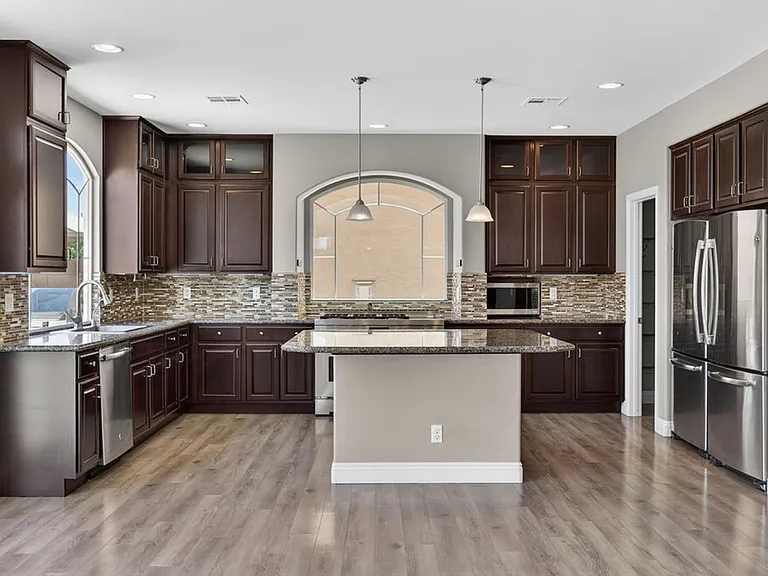 9610 Twin Rivers Ct — Photo 14