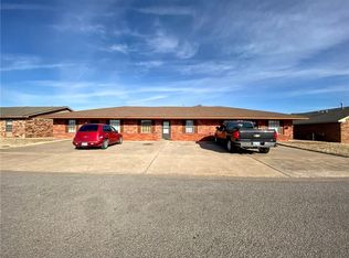 2104 Apple Ave, Weatherford, OK 73096