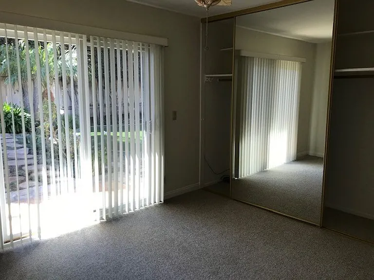 157 N Linden Dr — Photo 14