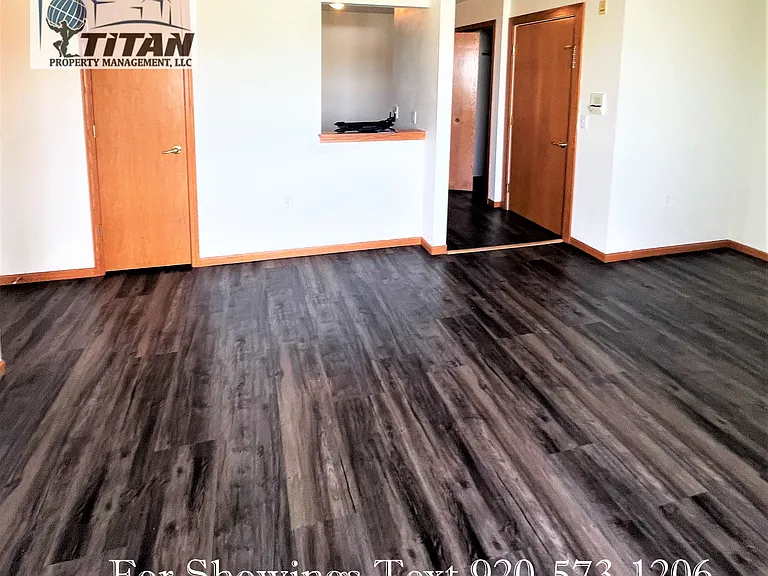 403 N 1st Ave — Photo 5