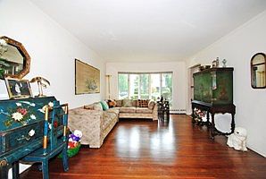 3rd image of 33 Lawrence St