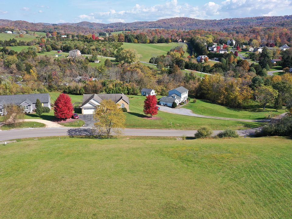 1st image of 26 Skyhigh Ct
