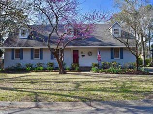 4 Arrow Brook Ct, Little Rock, AR 72227