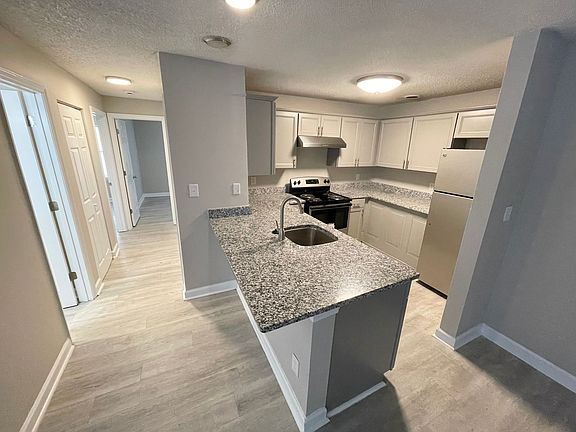 3rd image of 415 W 10th St #413-1C