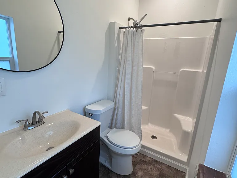 1047 Venice St — Photo 7