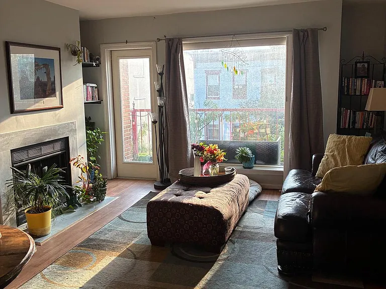 911 S Charles St #302 — Photo 3