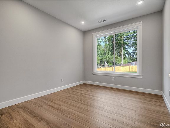 4th image of 5926 80th St E