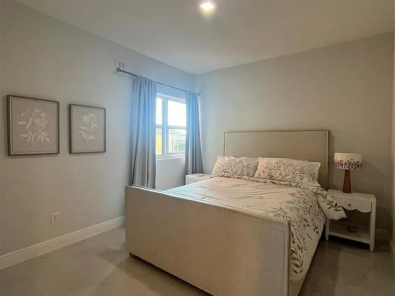 2650 Lake Shore Dr #803 — Photo 9