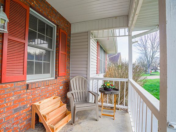 2nd image of 2405 Bowe Ln