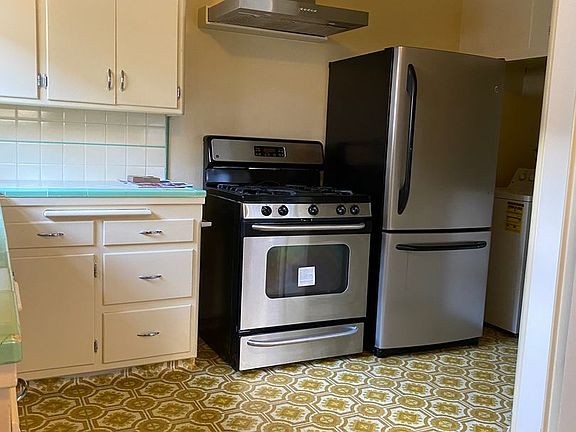 5th image of 1207 N Monterey St #1209