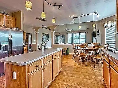 3rd image of 2204 Harton Ln