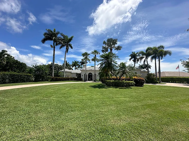 645 Atlantis Estates Way — Photo 1