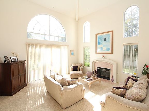 Cathedral Ceilings - great natural light!