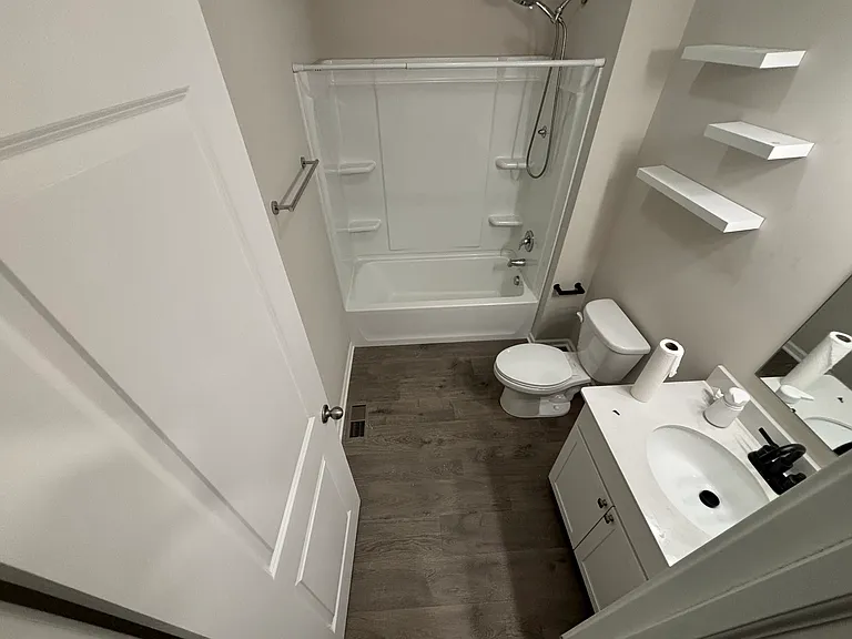 Full Bathroom