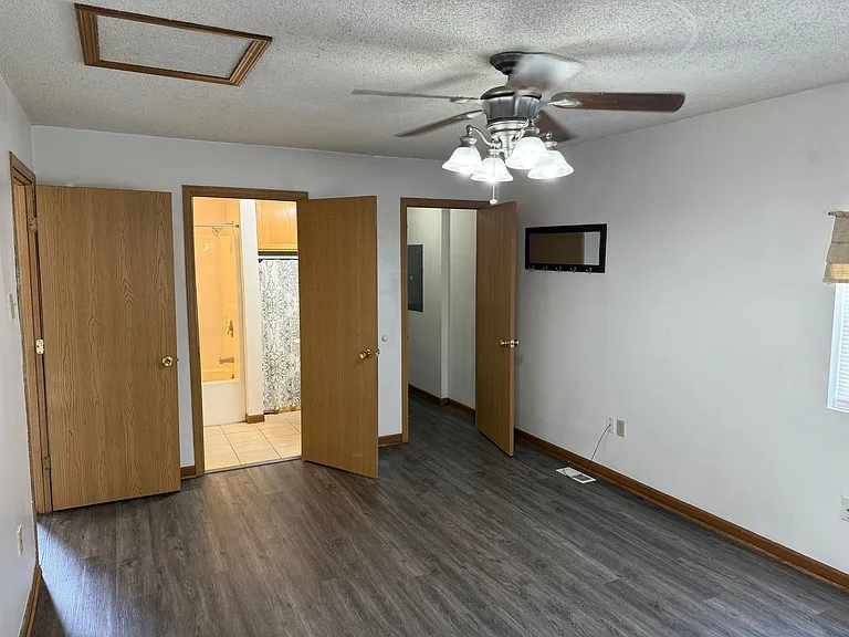 503 E Oliver St — Photo 14